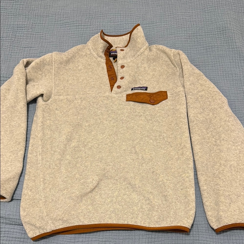 Patagonia Gray Crewneck Sweater with Cozy Texture